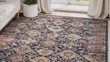 Use A Bold Carpet In Small Rooms_1